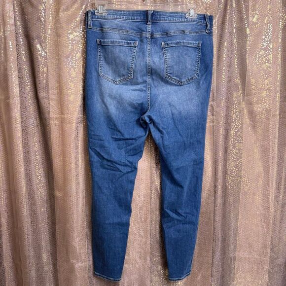 Torrid Sky High Skinny Premium Stretch Hi Rise Distressed Jeans 16 Regular - Picture 2 of 12